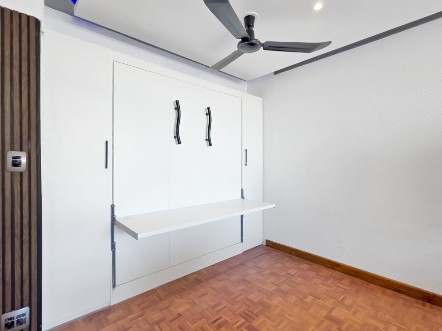 1 Bedroom Property for Sale in Sea Point Western Cape